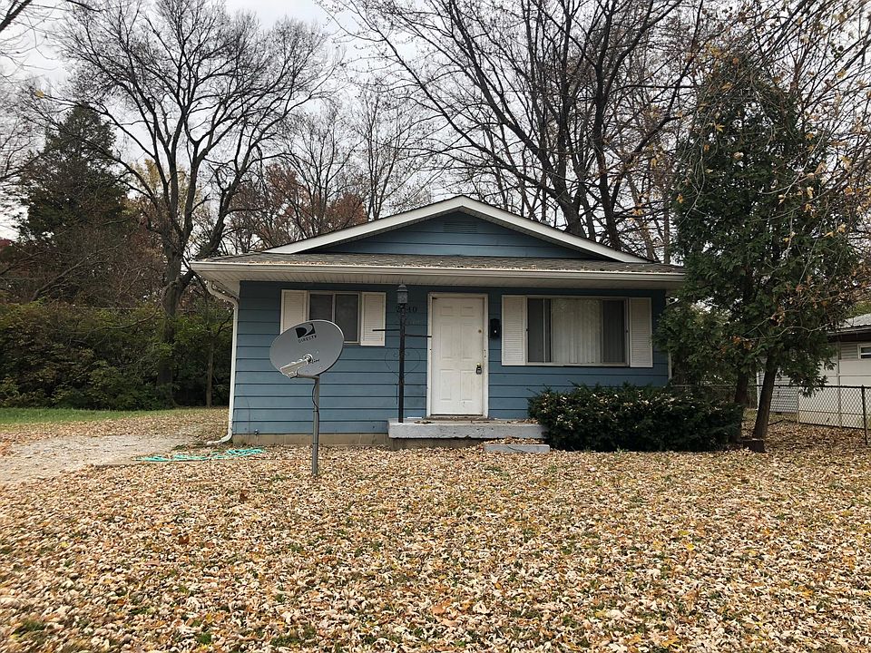 1st image of 2940 Roberta Dr