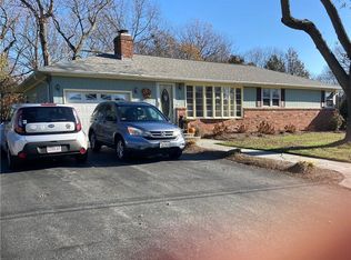 27 Dwight St, Cranston, RI 02921