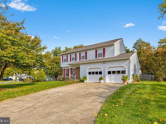 3rd image of 128 Briarwood Ct