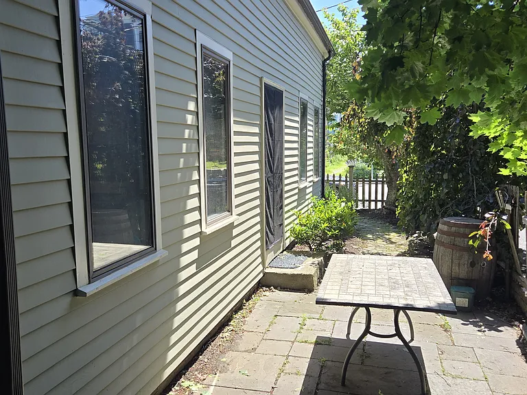 7 Cottage St — Photo 4