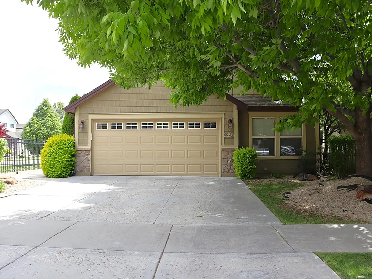2895 E Deerhill Dr — Photo 24