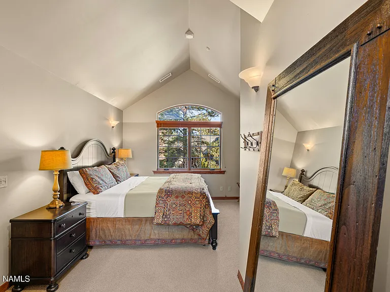 1704 E Trade Winds Ct — Photo 23