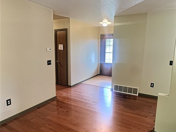 2nd image of 27 Salmon Meadow Ln