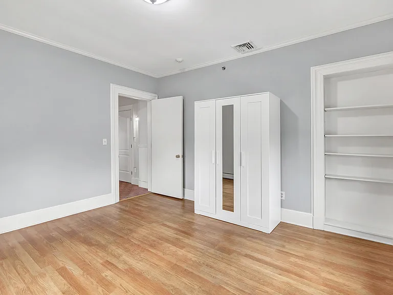 292 Coram Ave — Photo 12
