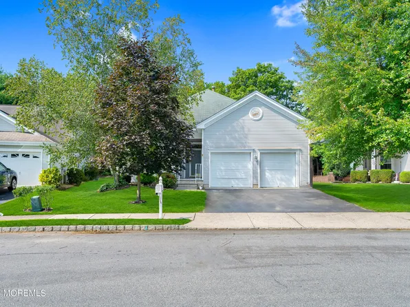 79 Spring Valley Drive, Lakewood, NJ 08701