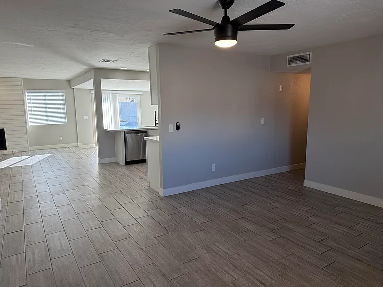 6959 W Mountain View Rd — Photo 7