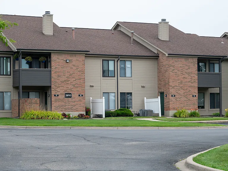 Pine Ridge Apartments — Photo 34