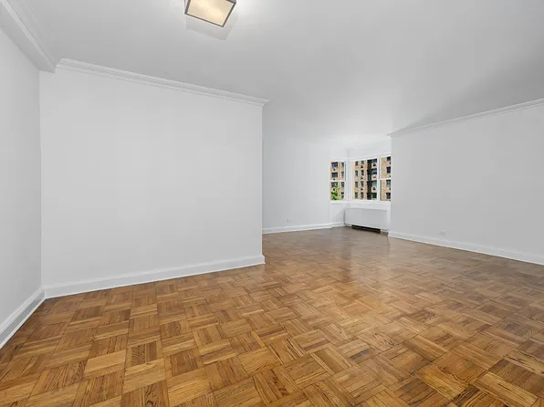 215 East 68th Street 12Q image 1 of 8