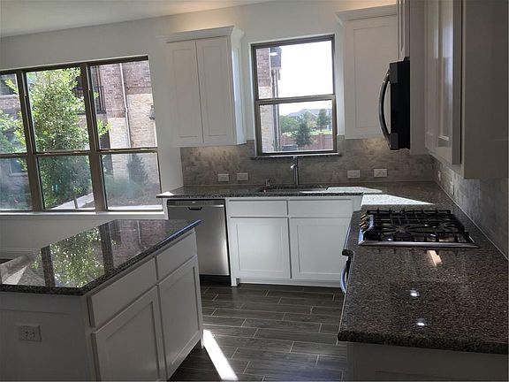 3rd image of 7244 Huckleberry Dr