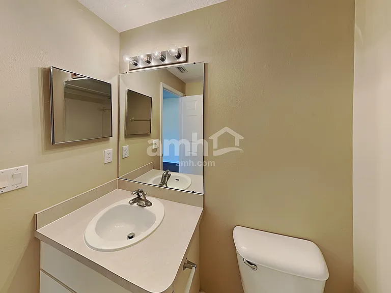 11002 Newbridge Dr — Photo 8