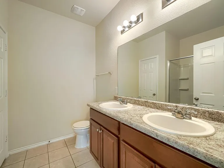 616 Sonterra Blvd — Photo 15