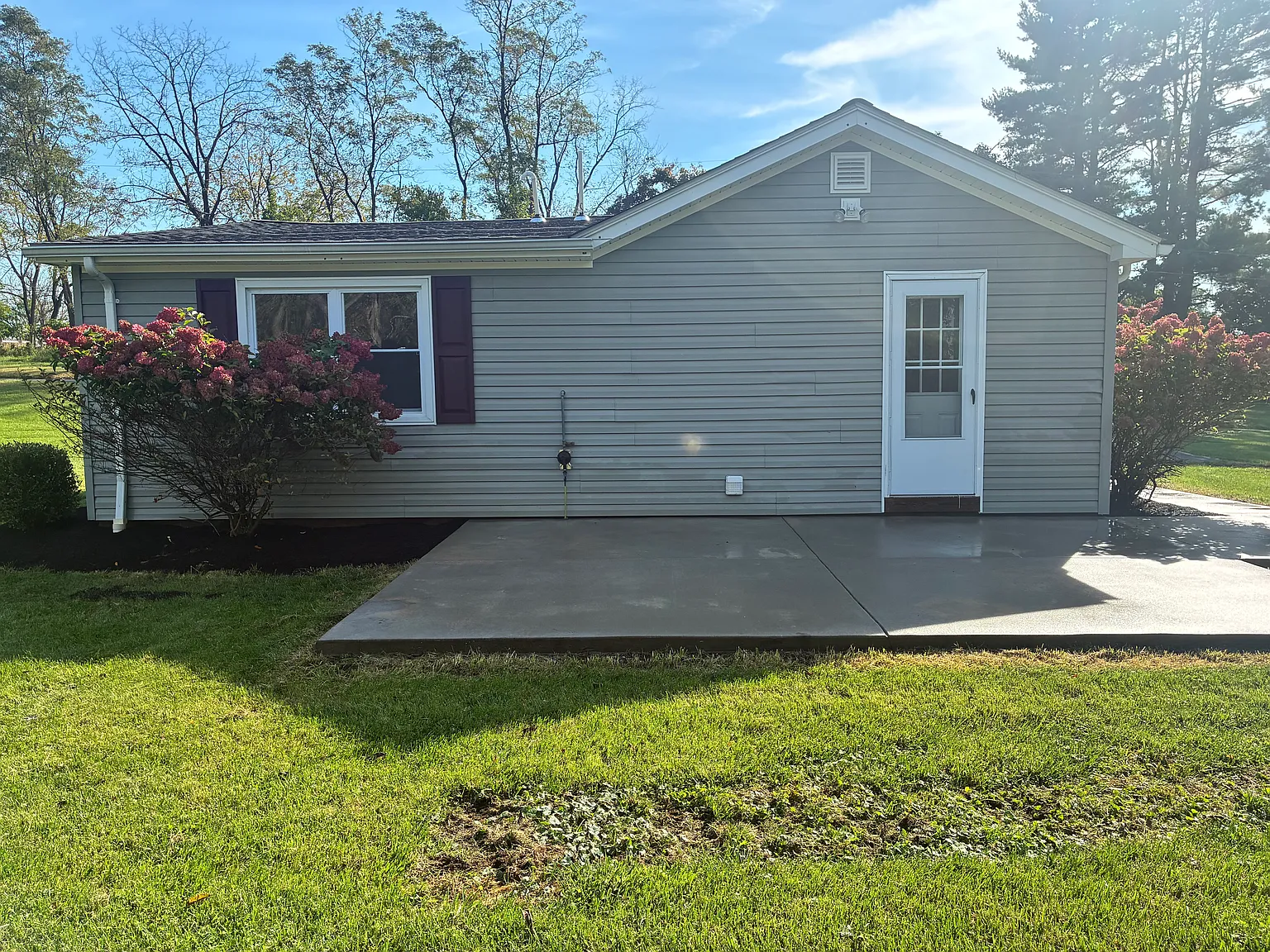 3 bed, 1050 sqft, $2,700 — Photo 4