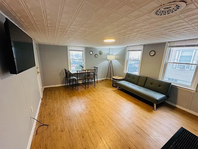 23 Bowers St #2 — Photo 3