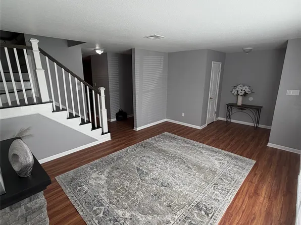 1831 Sherwood Forest St APT 20, Houston, TX 77043