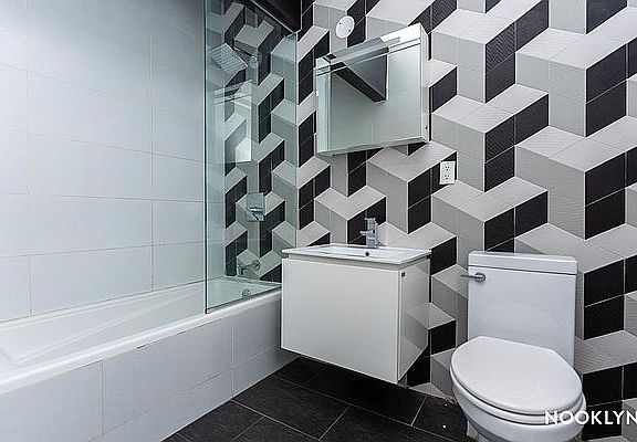 5th image of 308 Jefferson St #1F