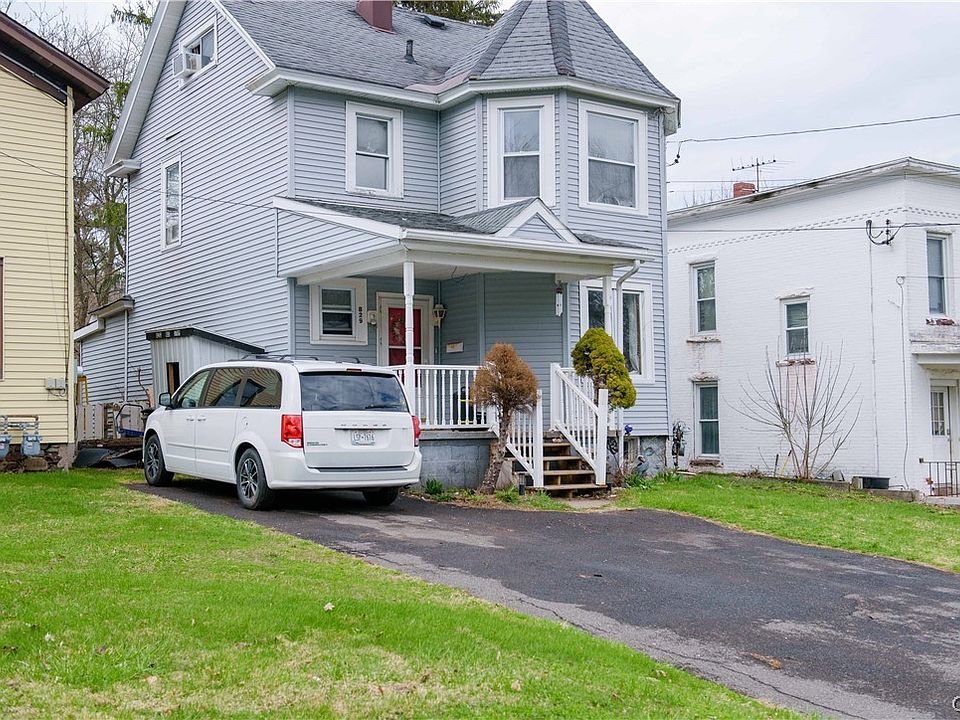 1st image of 829 Oneida St