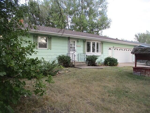 1st image of 502 4th St SE