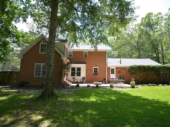 2nd image of 4209 Spruce Ln