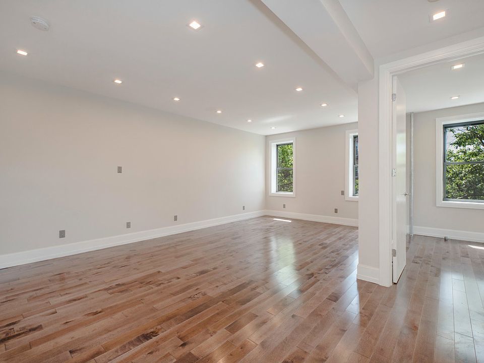 2nd image of 1921 Avenue K #6