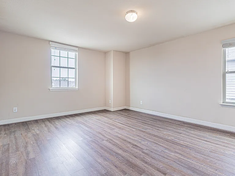 5488 Devonwood St — Photo 46