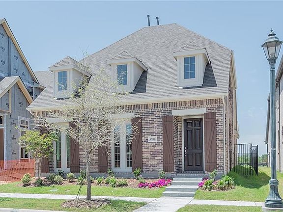 3rd image of 6900 Royal View Dr