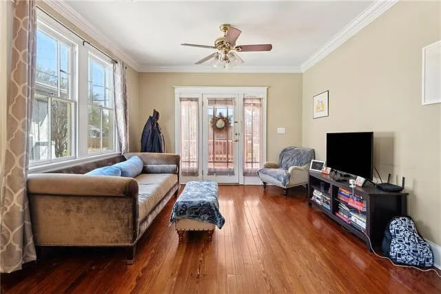 2 bed, 1.0 bath, 976 sqft, $1,600 — Photo 3