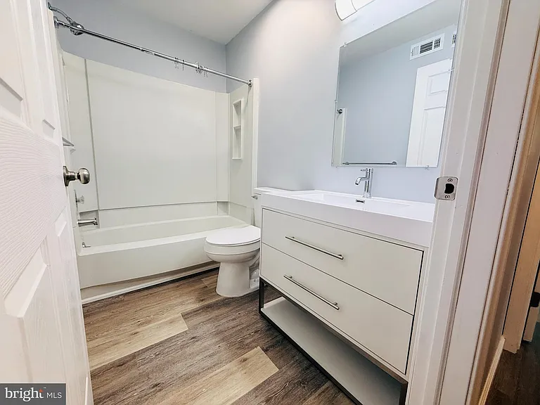 1008 Lindsey Ct — Photo 11