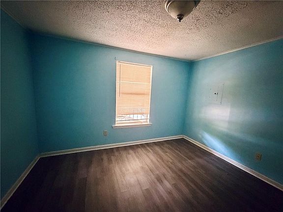 4th image of 452 Hopi St