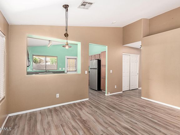 4th image of 1319 E Natasha Drive