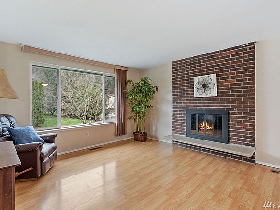 2nd image of 3060 Corfu Blvd NE