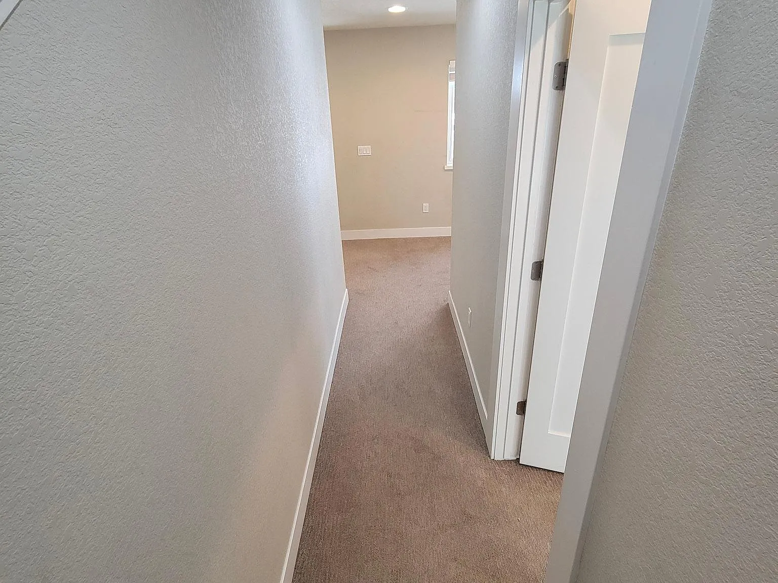 3 bed, 2.5 bath, 1296 sqft, $2,800 — Photo 4