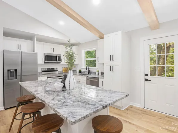 801 McLaughlin Dr, Charlotte, NC 28212