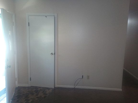 3rd image of 2913 Drexel Dr