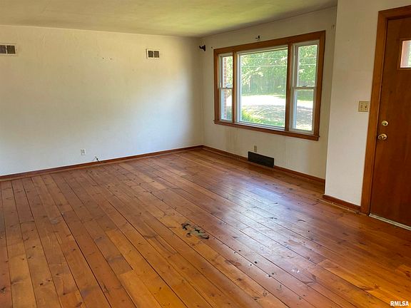 3rd image of 3001 N Easton Pl