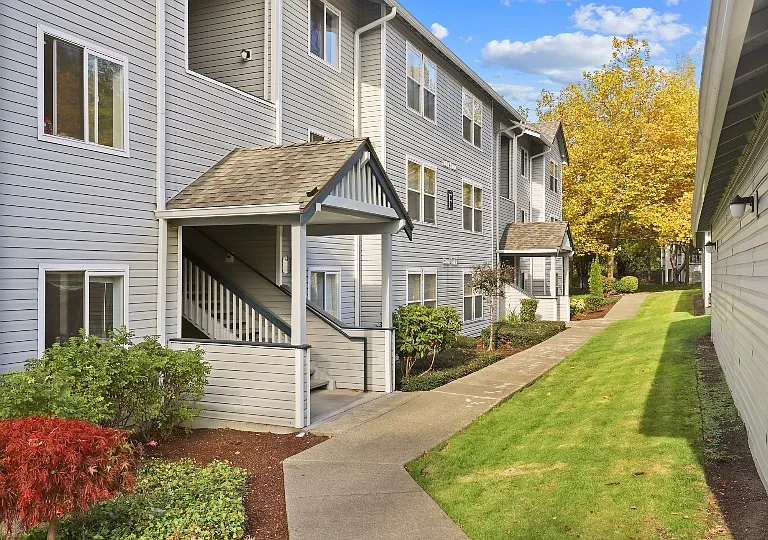 33020 10th Ave SW #F102 — Photo 1
