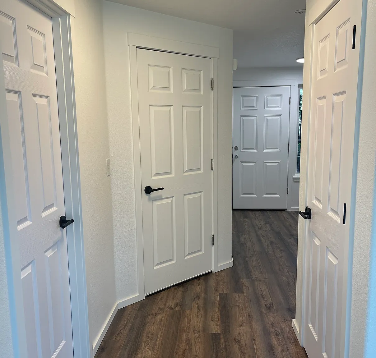 3 bed, 1300 sqft, $2,300 — Photo 3