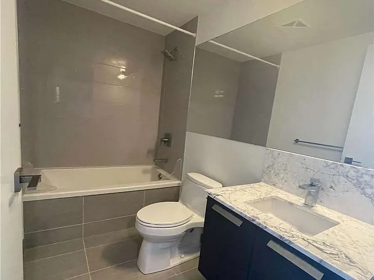 28 Wellesley St E #1105 — Photo 7
