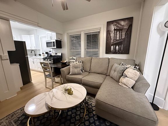2nd image of 1032 Vaughn St #9