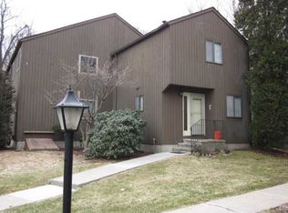 47 Powder Mill Rd, Stratford, CT 06614