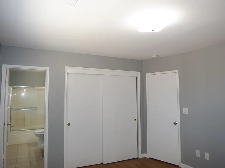 530 Las Colinas St — Photo 9