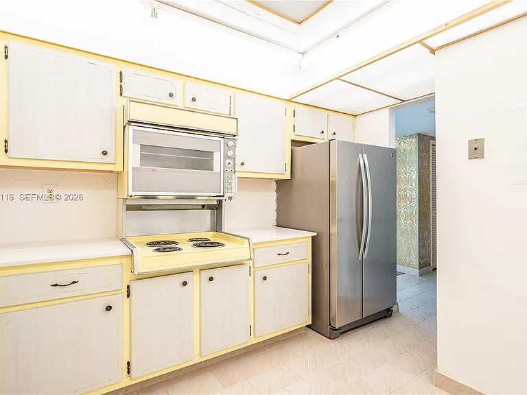 9500 W Bay Harbor Dr #7D — Photo 16