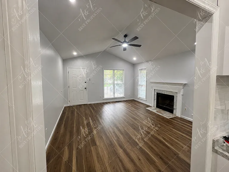 416 Flagg Rd — Photo 2