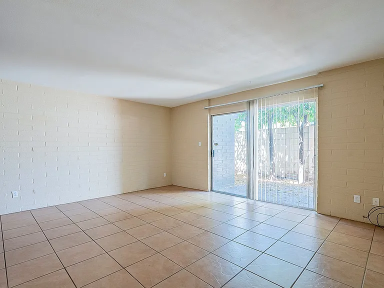 2 bedroom 1.5 bathroom in the heart of Phoenix — Photo 16