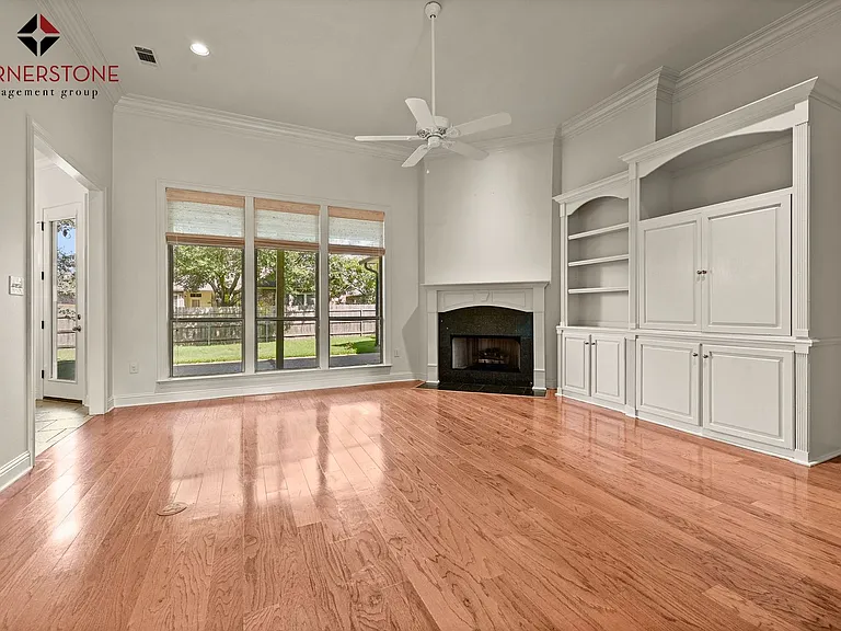8564 Grand View Dr — Photo 3