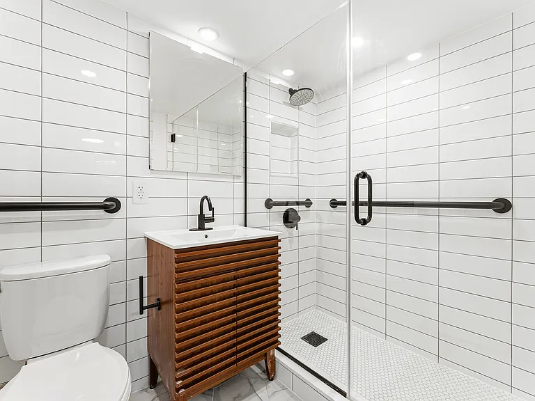 37 Woodhull St #1 — Photo 5