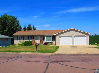 1100 4th St, Garretson, SD 57030