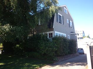 2611 Belvidere Ave SW, Seattle, WA 98126