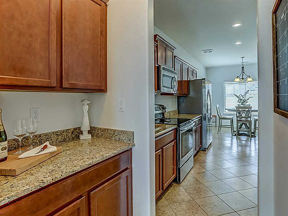 4th image of 2296 Southern Woods Dr