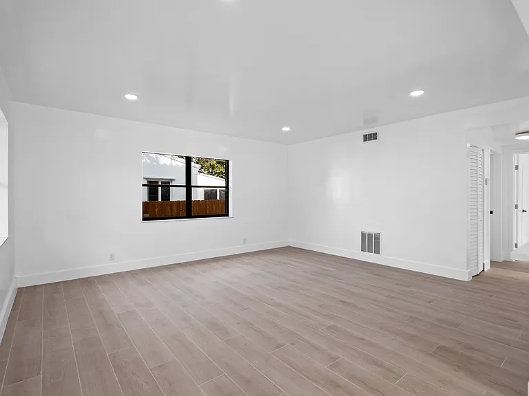 442 NE 71st St #1 — Photo 10
