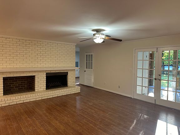 5th image of 104 Heathwood Dr #1